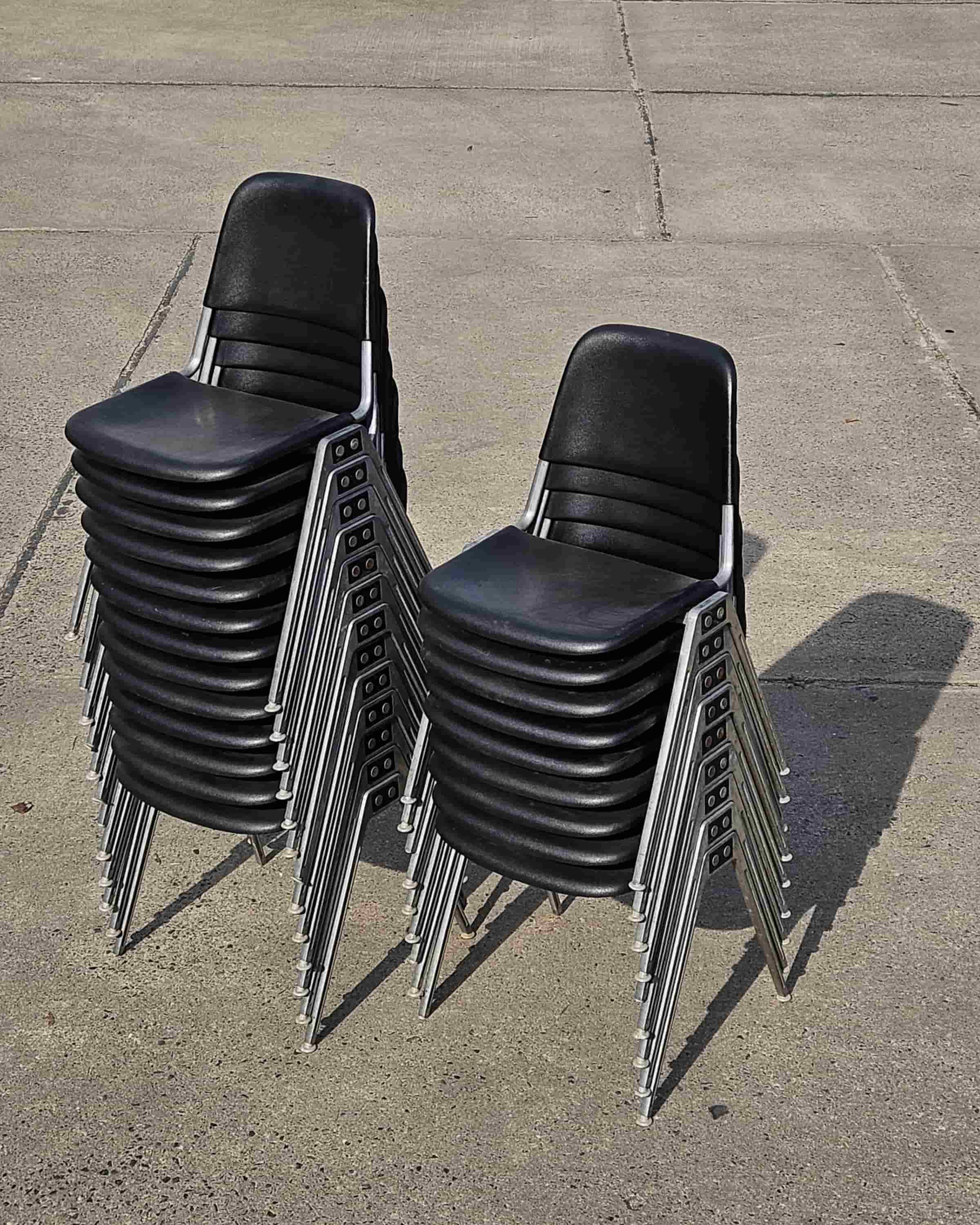 Vintage Don Albinson 1601 Knoll Designstuhl aus Plastik mit Gussaluminiumgestell